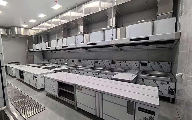 商用爐灶全新設備施工中圖片